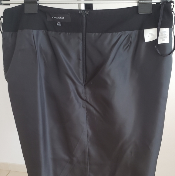 Jones Wear Black skirt - Picture 7 of 12